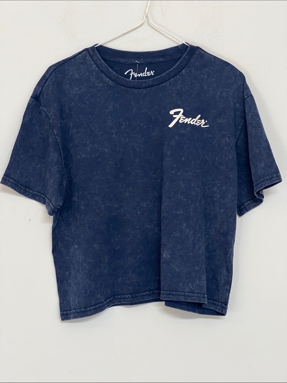 🌞 Fender Navy Blue Short-Sleeve graphic Fender Guitar Logo Tee women size M